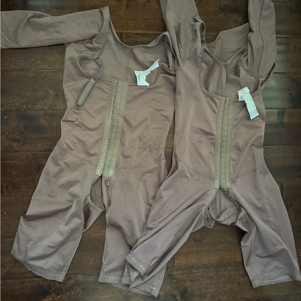 Delie Fajas Fit bbl Knee Length Braless Shapewear With Sleeves size XL and L.